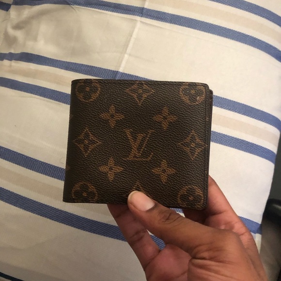Louis Vuitton Mens Wallet - Picture 2 of 8